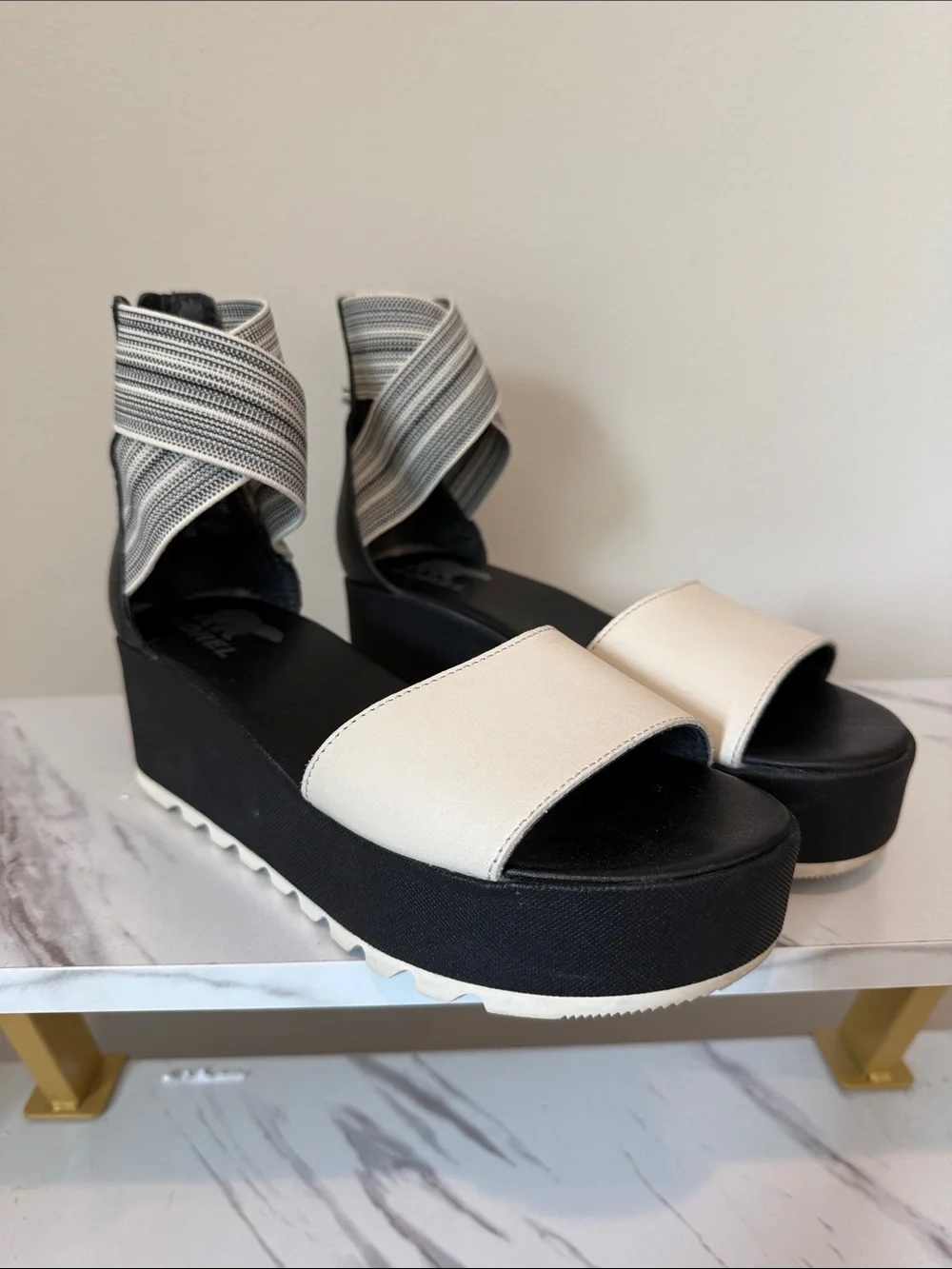 Sorel | Cameron Flatform Ankle Strap Sandal | Black & White | Size 7